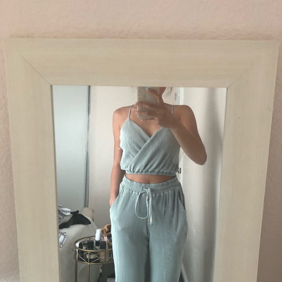 Two piece set - Picture 3 of 4